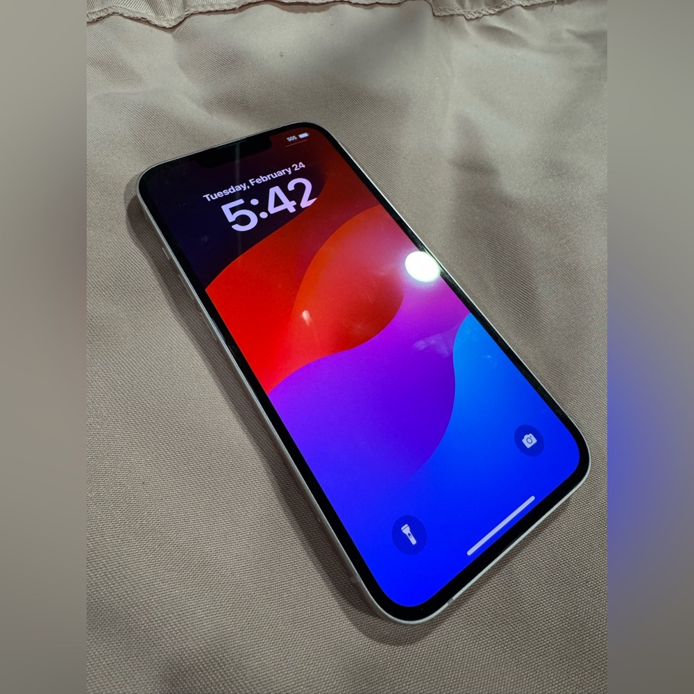 Pink IPhone 13 128gb Smartphone with Display